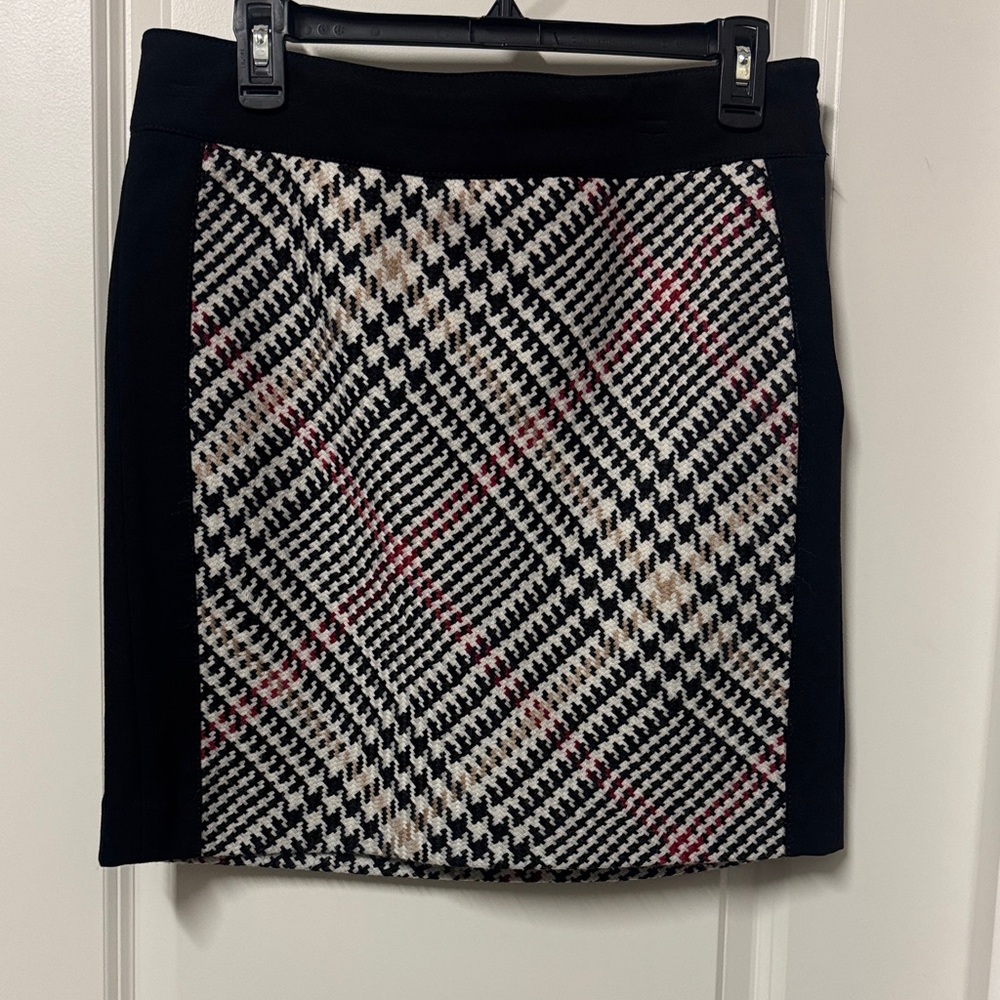 White House Black Market Houndstooth Pencil Skirt